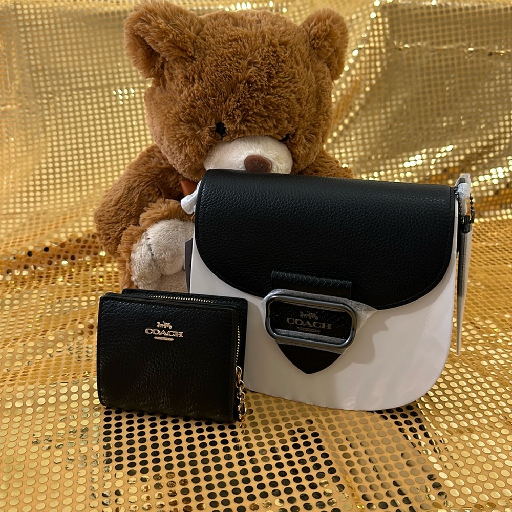 Bran new Coach small crossbody